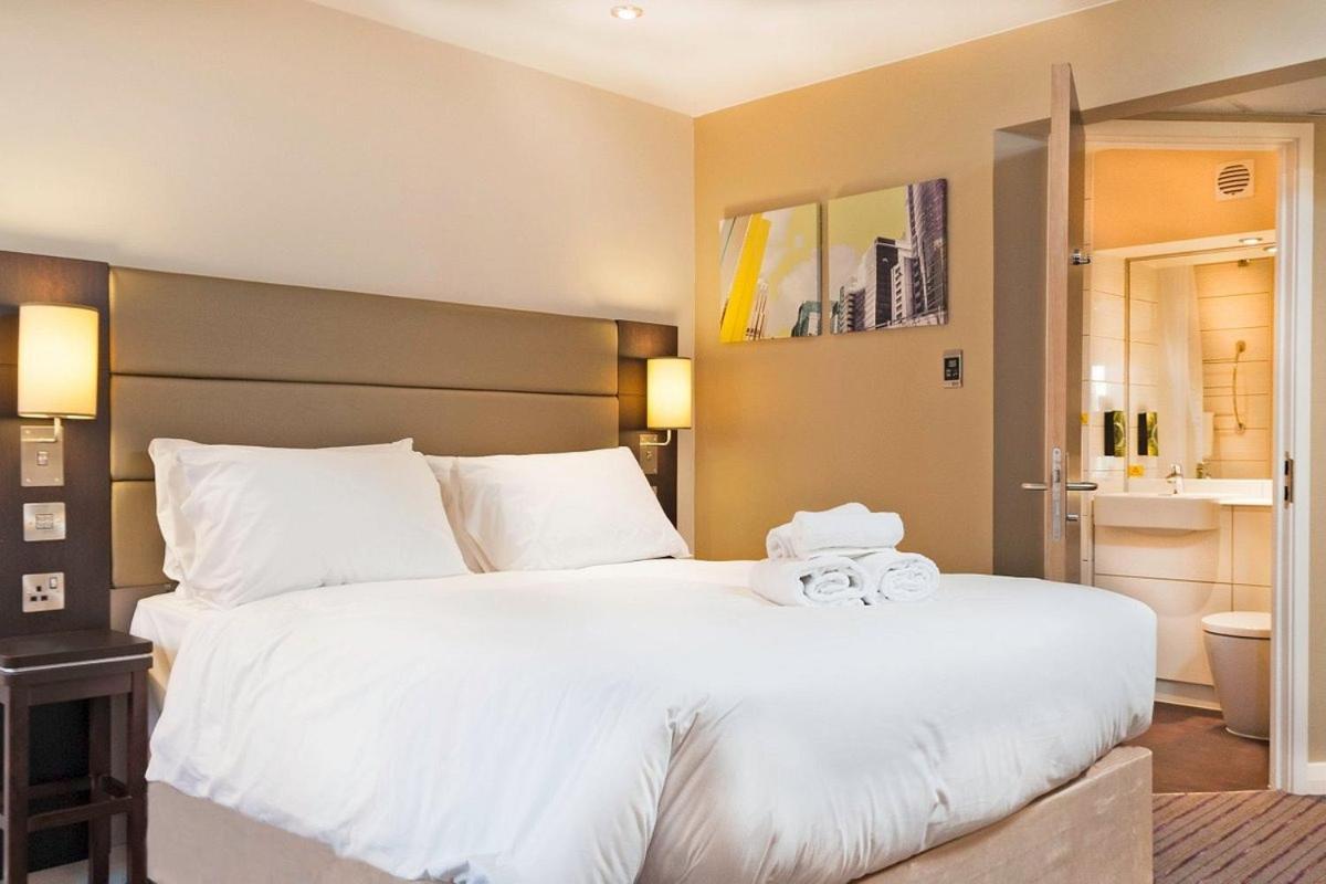Silurian Hotel Newport نيوبورت المظهر الخارجي الصورة